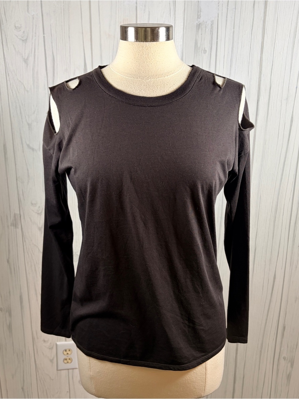 NWT CHASER Black Cold Shoulder Cutout Long-Sleeve Tee, Small